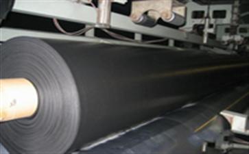 土工格栅自粘感压胶表面的沥青怎么处理