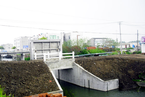 涵闸、涵管出现渗水、管涌、漏洞如何抢修(图1) 1-1Z619120204418.gif